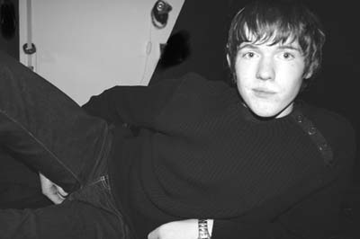 Hallo, bin gerade dr&uuml;ber eine klassische Gesangsausbildung zu absolvieren. Eventuell m&ouml;chte ich auch noch im Rock pop Bereich weitermachen! Bin 192 cm gro&szlig; und wiege 78 kg.  Sch&ouml;nen Tag noch!!!