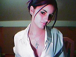 Name:Caroline
Alter: 16
Gr&ouml;&szlig;e: 1,66
Hobbys: Musizieren,tanzen,schoppen....
Beschreibung: Schwarze Haare,schwarze Augen,....